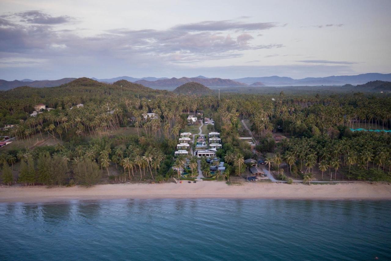 Seanery Beach Resort Bang Saphan Bagian luar foto