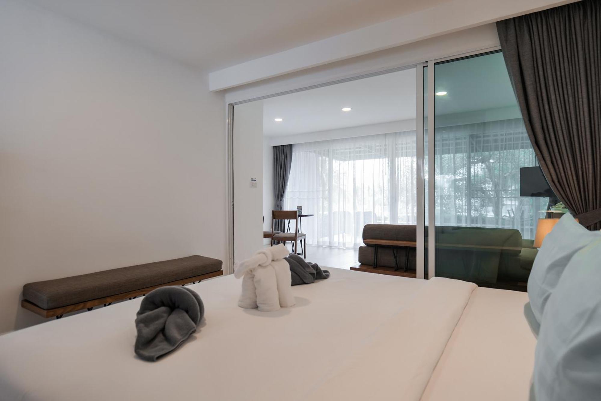 Seanery Beach Resort Bang Saphan Bagian luar foto