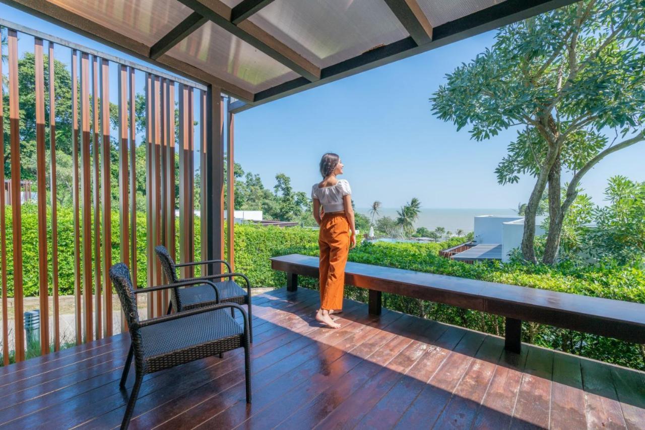 Seanery Beach Resort Bang Saphan Bagian luar foto