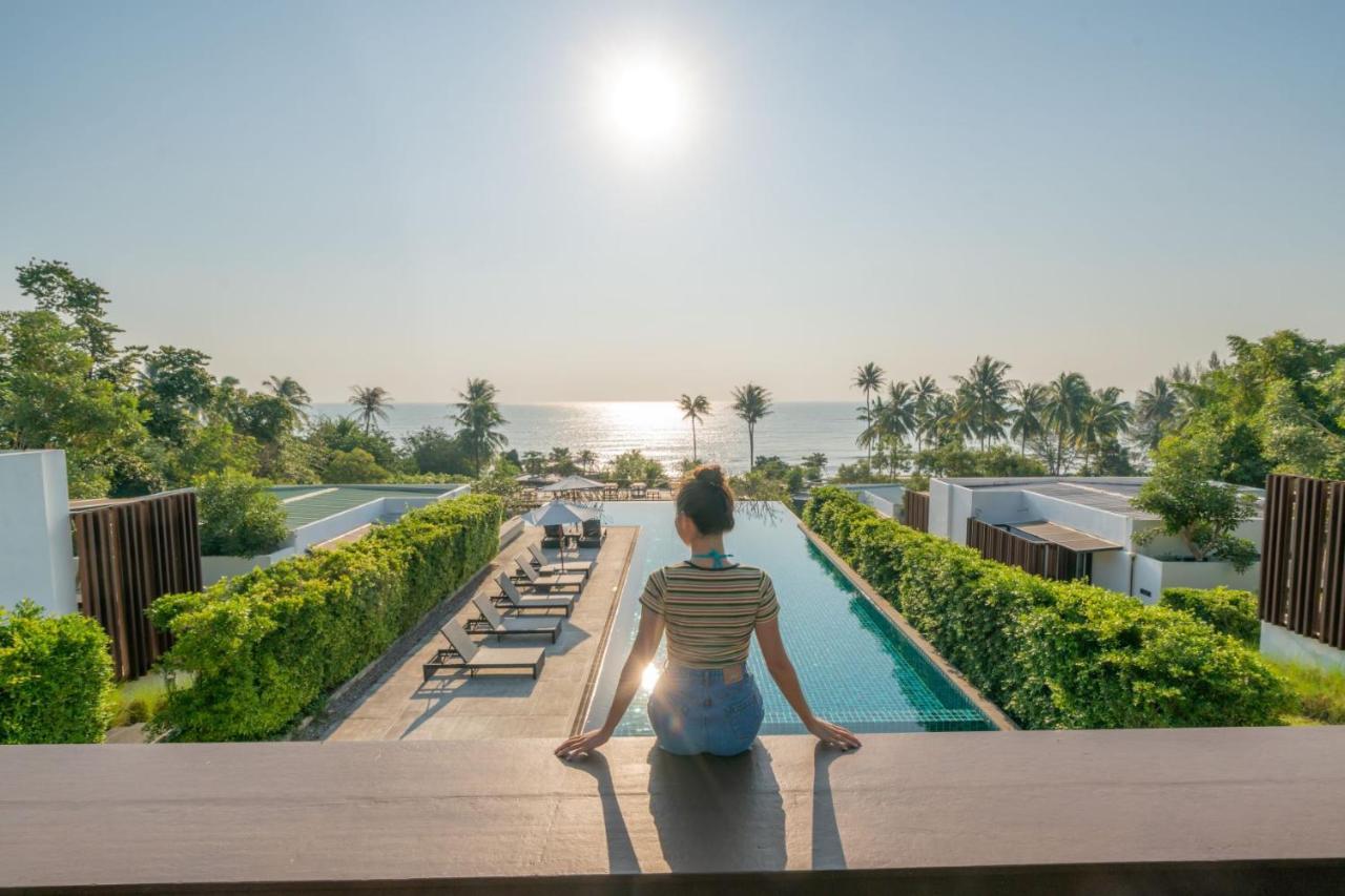 Seanery Beach Resort Bang Saphan Bagian luar foto